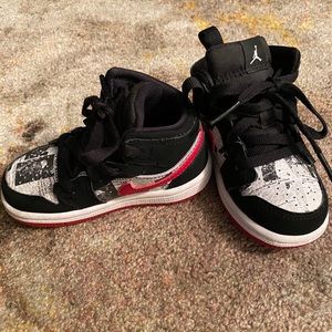 Jordan 1 mids